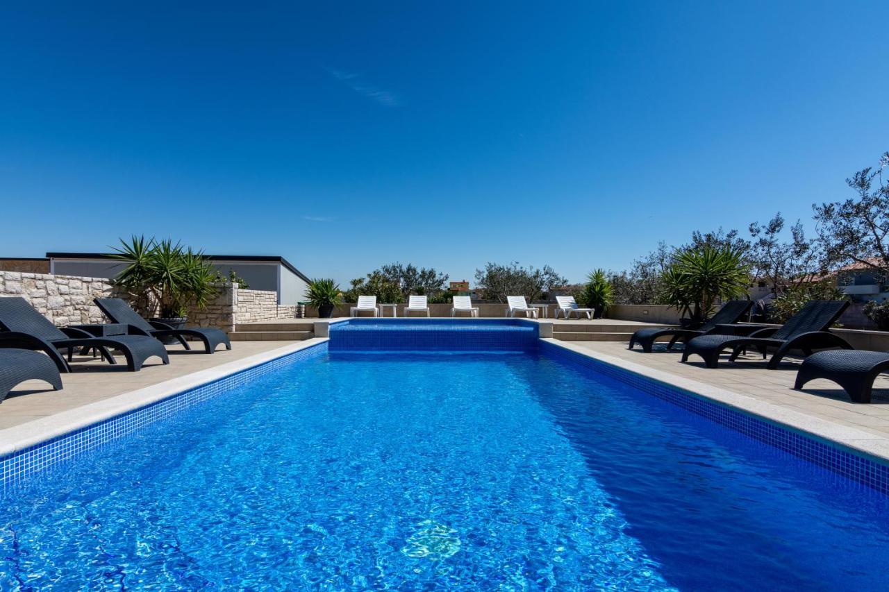 Family Friendly Apartments With A Swimming Pool Valbandon, Fazana - 2201 Штинян Екстер'єр фото