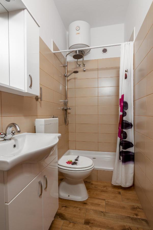 Family Friendly Apartments With A Swimming Pool Valbandon, Fazana - 2201 Штинян Екстер'єр фото