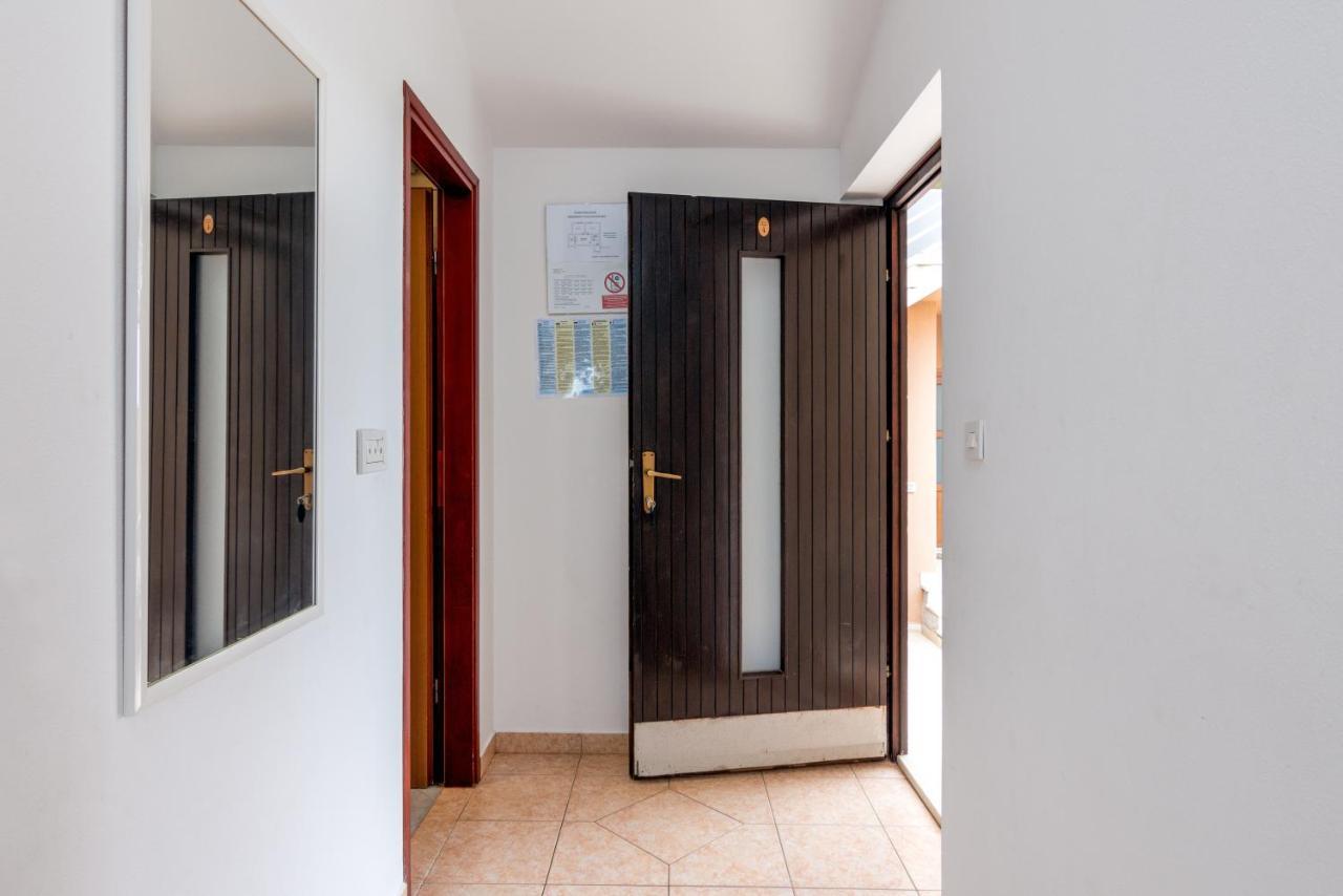 Family Friendly Apartments With A Swimming Pool Valbandon, Fazana - 2201 Штинян Екстер'єр фото