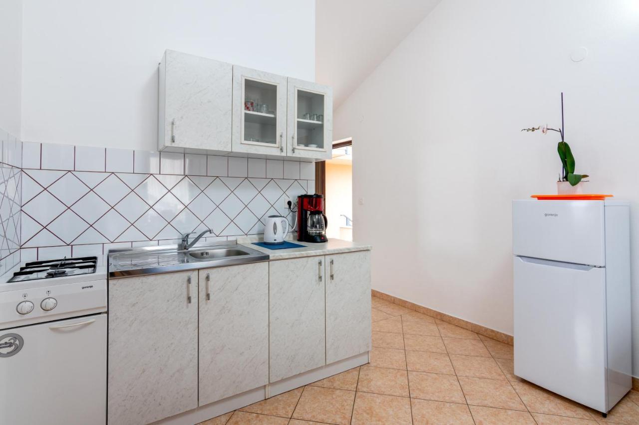 Family Friendly Apartments With A Swimming Pool Valbandon, Fazana - 2201 Штинян Екстер'єр фото
