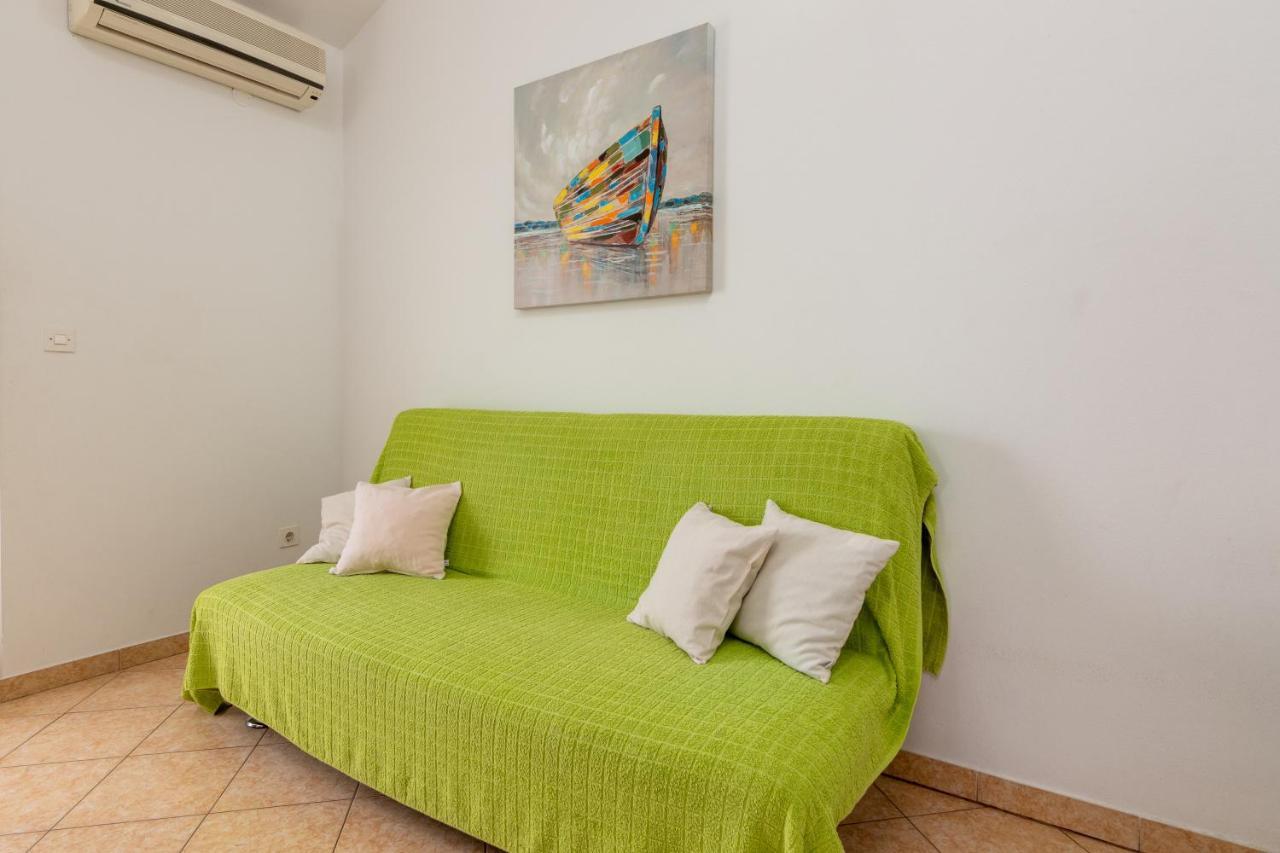 Family Friendly Apartments With A Swimming Pool Valbandon, Fazana - 2201 Штинян Екстер'єр фото
