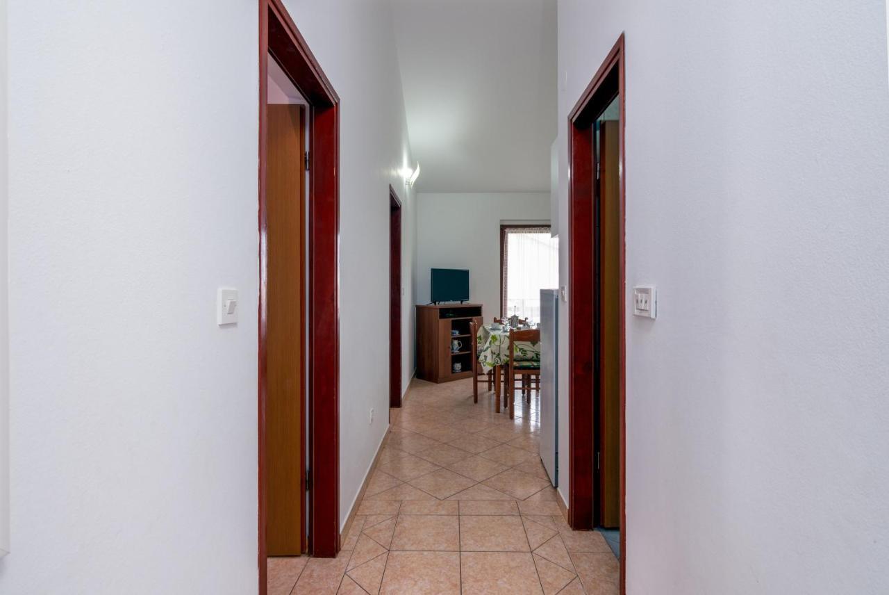 Family Friendly Apartments With A Swimming Pool Valbandon, Fazana - 2201 Штинян Екстер'єр фото