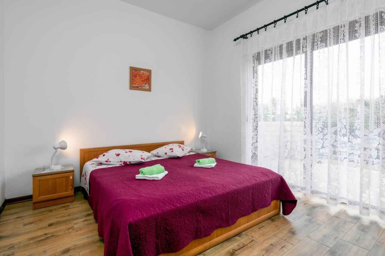 Family Friendly Apartments With A Swimming Pool Valbandon, Fazana - 2201 Штинян Екстер'єр фото