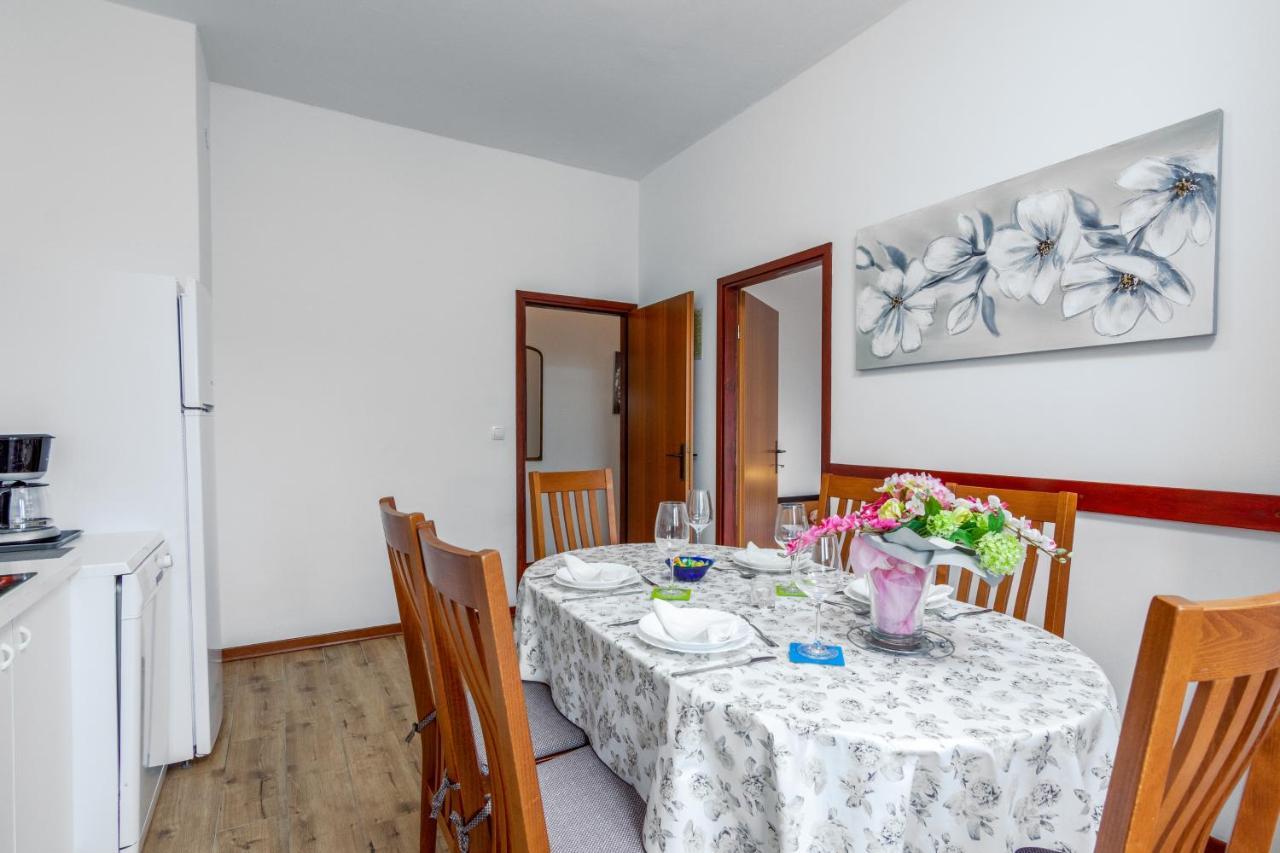 Family Friendly Apartments With A Swimming Pool Valbandon, Fazana - 2201 Штинян Екстер'єр фото
