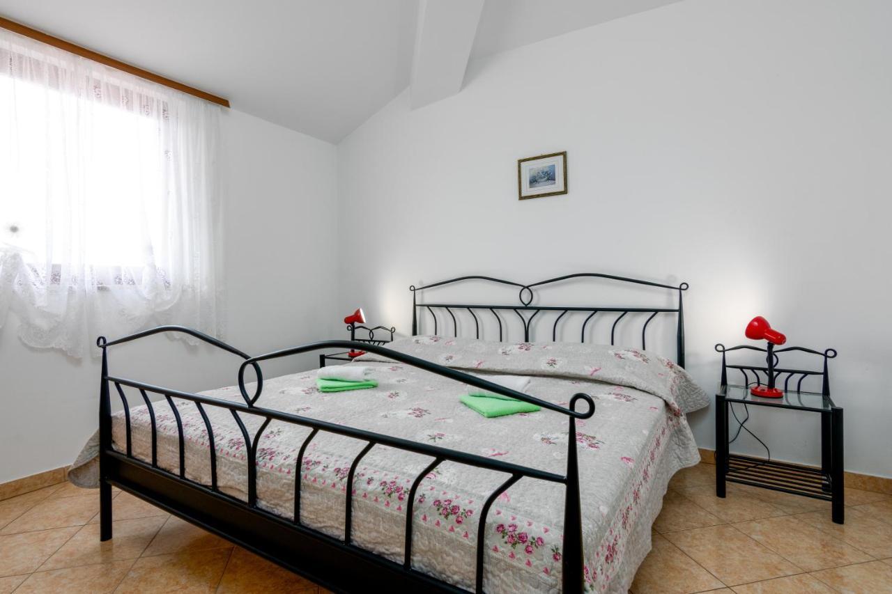 Family Friendly Apartments With A Swimming Pool Valbandon, Fazana - 2201 Штинян Екстер'єр фото