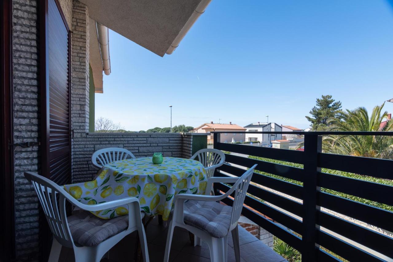 Family Friendly Apartments With A Swimming Pool Valbandon, Fazana - 2201 Штинян Екстер'єр фото
