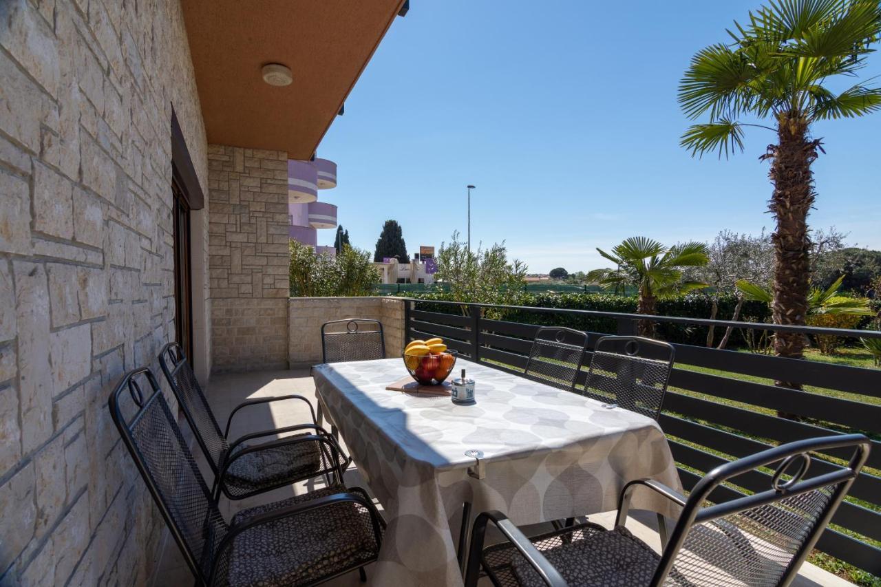 Family Friendly Apartments With A Swimming Pool Valbandon, Fazana - 2201 Штинян Екстер'єр фото