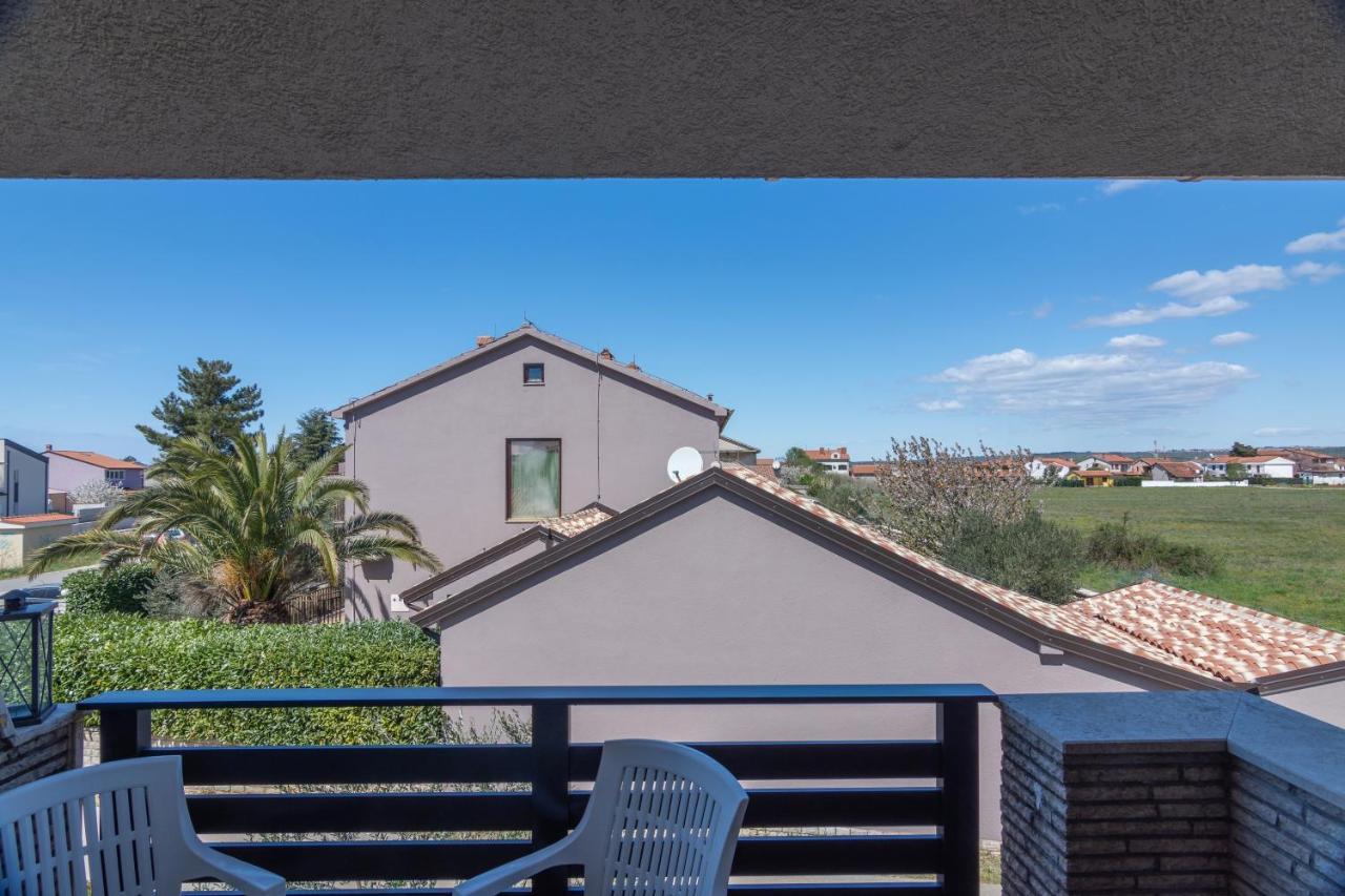 Family Friendly Apartments With A Swimming Pool Valbandon, Fazana - 2201 Штинян Екстер'єр фото